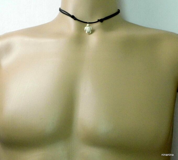 N3811c_collier_cordon_tortue_blanche