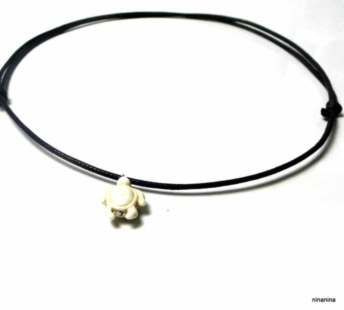 N3811d_collier_cordon_tortue_blanche