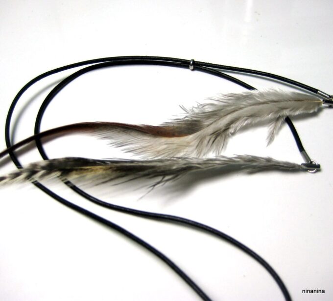 N3818b_collier_cordon_cuir_et_plumes-1