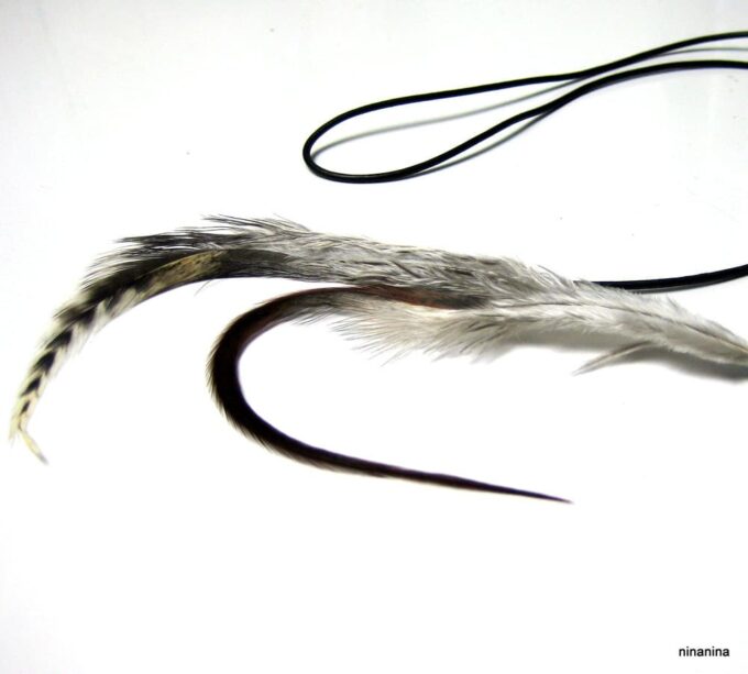 N3818c_collier_cordon_cuir_et_plumes-1