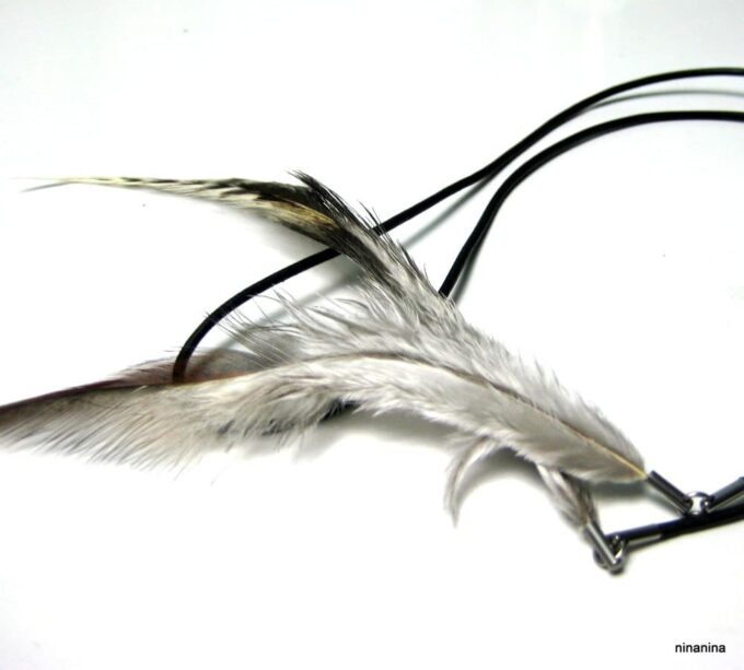 N3818g_collier_cordon_cuir_et_plumes-2