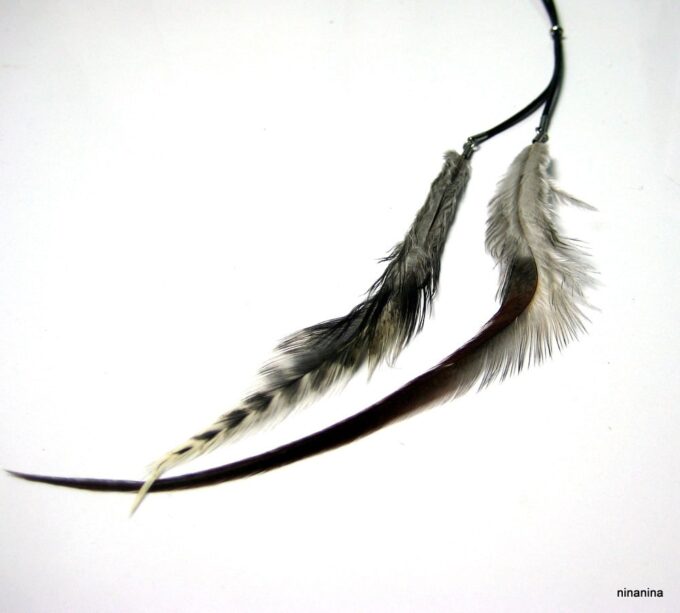 N3818i_collier_cordon_cuir_et_plumes-2