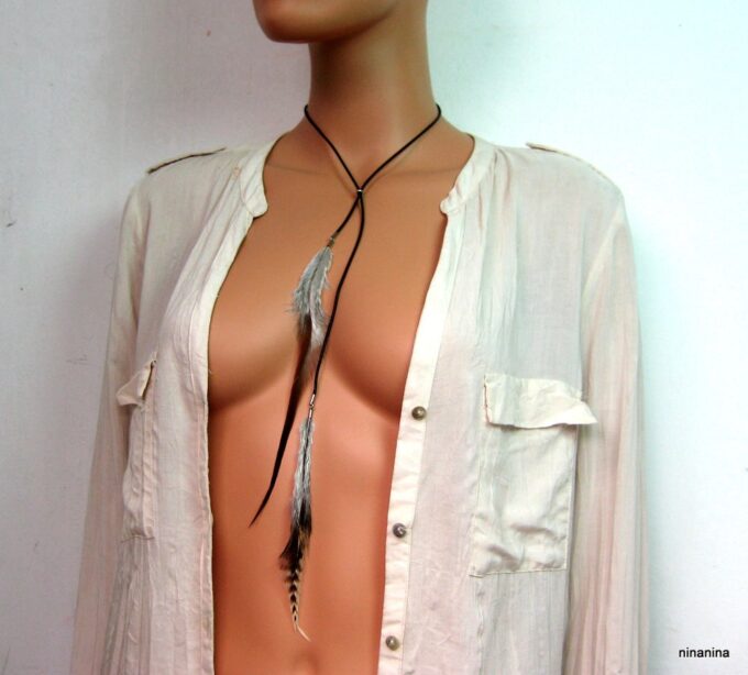 N3818k_collier_cordon_cuir_et_plumes-1