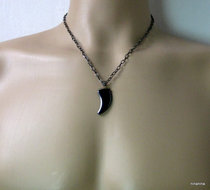 N3835e_collier_homme_dent_de_requin_noire