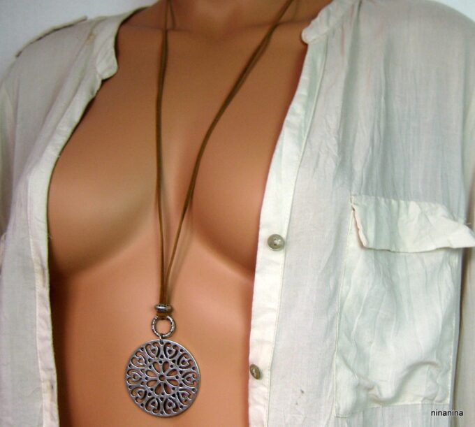 N3845b_collier_long_suedine_et_metal_argente