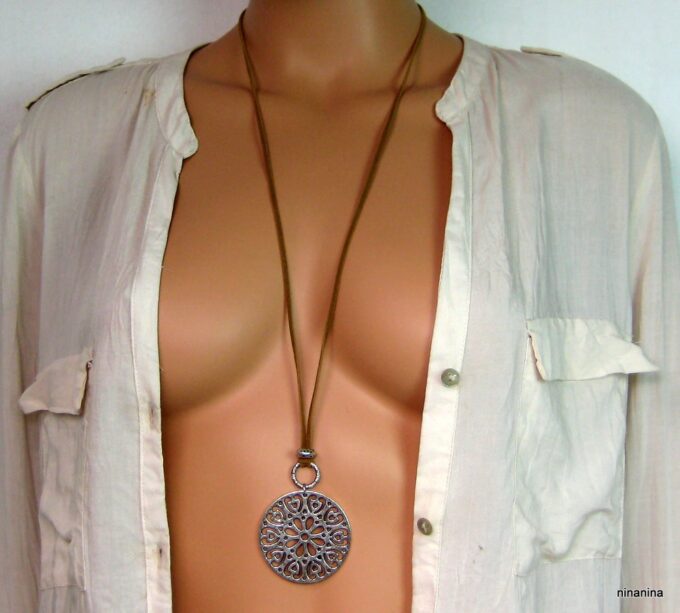 N3845h_collier_long_suedine_et_metal_argente