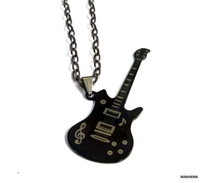 N3857f_Collier_homme_guitare_bass_noire_acier_inoxydable