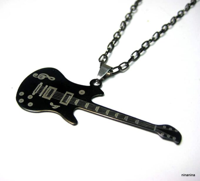 N3857f_collier_homme_guitare_noire_acier_inoxydable