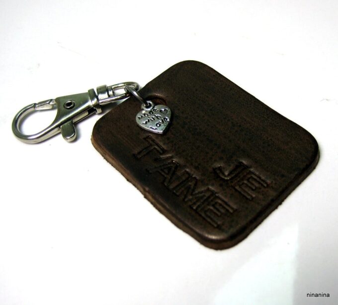 N3871e_porte-cle_cuir_grave_je_taime