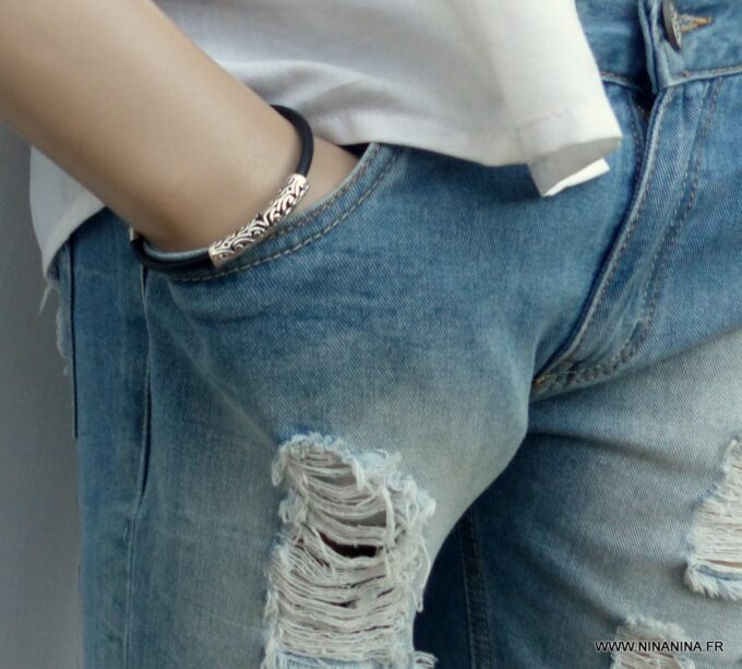 N3907j_Bracelet_homme_cordon_cuir_demi_lune_metal_argent_fermoir_acier_inoxydable_-_Bijoux_Bracelets_en_ligne_Ninanina-1