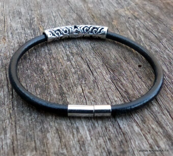 N3907k_Bracelet_homme_cordon_cuir_demi_lune_metal_argent_fermoir_acier_inoxydable_-_Bijoux_Bracelets_en_ligne_Ninanina-1