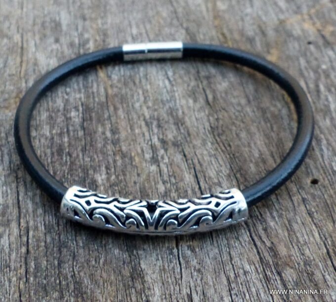 N3907l_Bracelet_homme_cordon_cuir_demi_lune_metal_argent_fermoir_acier_inoxydable_-_Bijoux_Bracelets_en_ligne_Ninanina-1