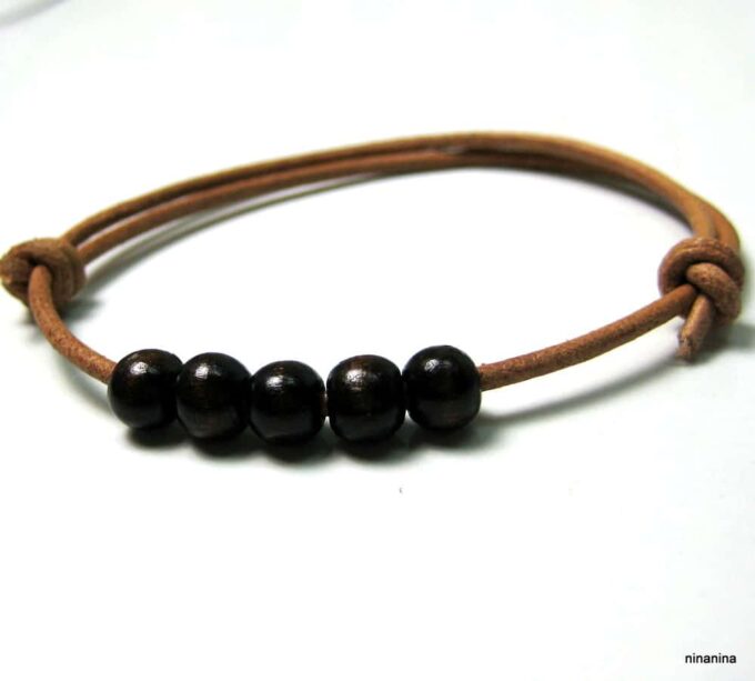 N3914c_bracelet_cordon_cuir_et_perles_rondes_en_bois