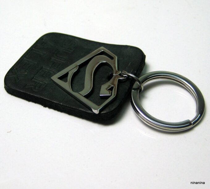 N3926d_porte-cle_SUPERMAN_cuir_personnalise
