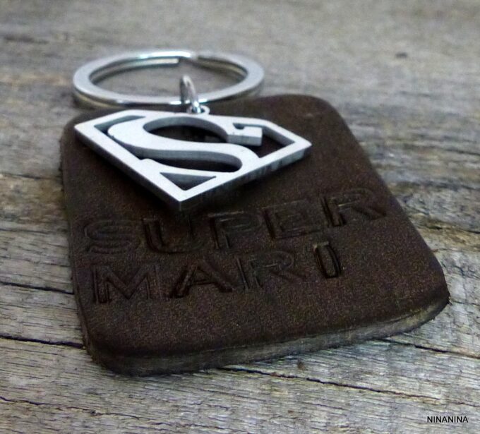 N3926terg_Porte-cle_cuir_homme_personnalise_super_mari