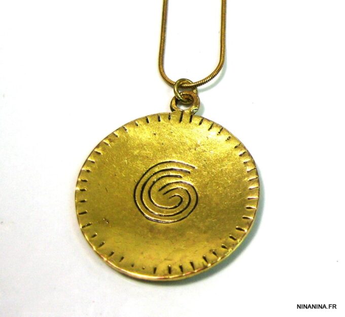 N392bisa_collier_pendentif_spirales_metal_dore
