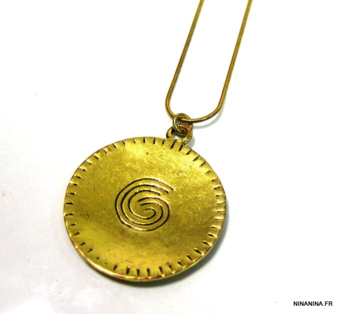 N392bisf_collier_pendentif_spirales_metal_dore