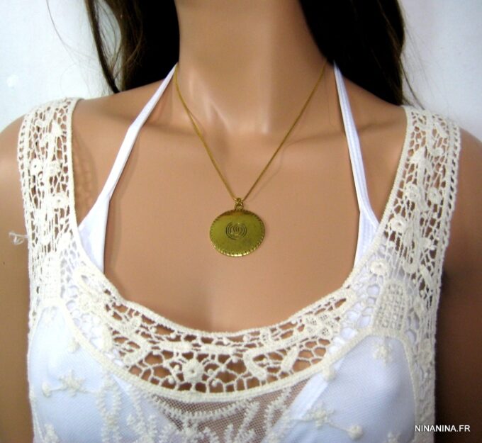 N392bisg_collier_pendentif_spirales_metal_dore