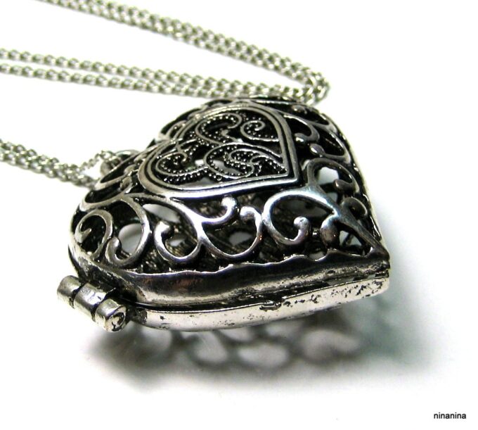 N3954d_collier_sautoir_coeur_porte-photo_metal_argent