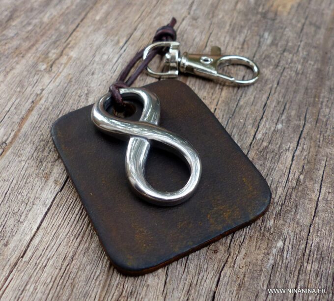 N3959_Porte_cles_cuir_infini_acier_inoxydable_argent_-_Bijoux_Porte_cles_en_ligne_Ninanina-2