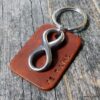 N3959d_Porte_cles_homme_cuir_personnalise_infini_acier_inoxydable_argente_-_Accessoires_porte_cle_en_ligne_Ninanina