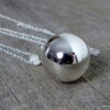 N3960terl_Collier_boule_plaque_argent
