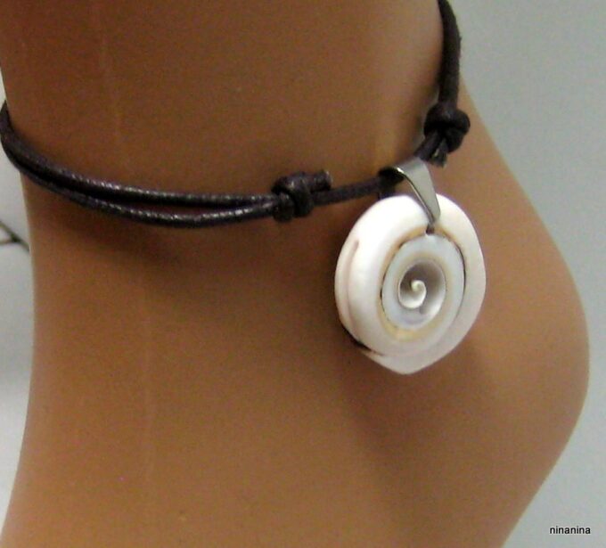 N3963a_bracelet_de_cheville_cordon_coquillage_escargot_et_coton_cire