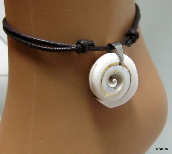 N3963d_bracelet_de_cheville_cordon_coquillage_escargot_et_coton_cire