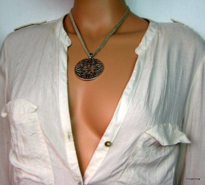 N3993d_collier_cordon_daim_et_metal_argent_filigrane