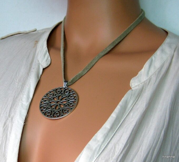 N3993e_collier_cordon_daim_et_metal_argent_filigrane
