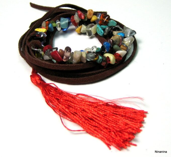 N4030i_bracelet_cordon_daim_pompon_rouge