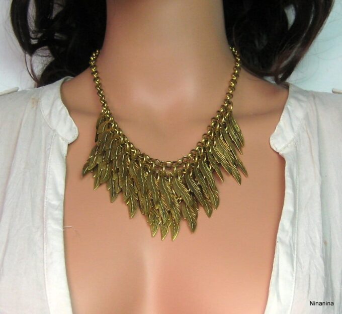 N4044d_collier_tribal_feuille_metal_dore_or-1