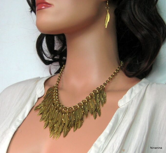 N4044k_collier_tribal_feuille_metal_dore_or-1