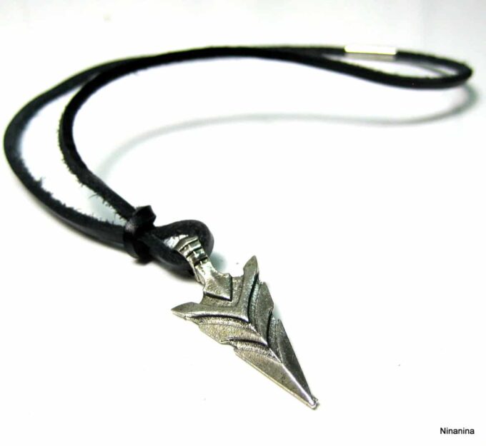 N4064b_collier_homme_tribal_cuir_fleche_metal_argent