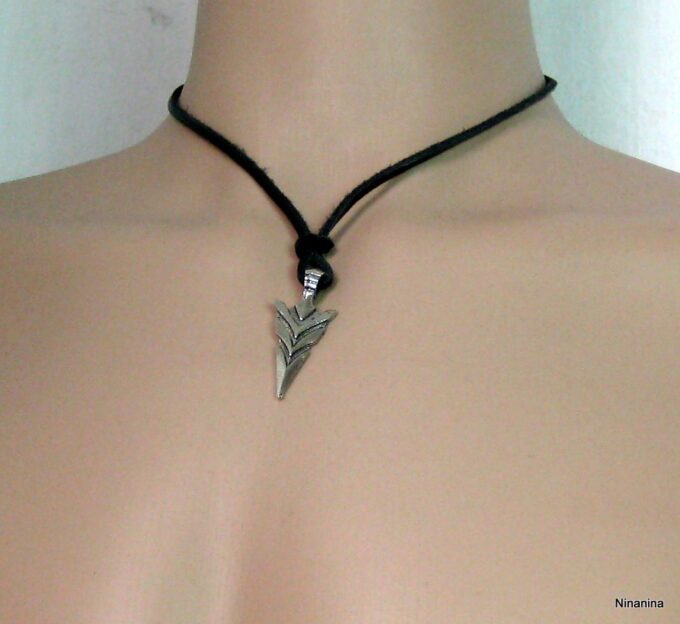 N4064f_collier_homme_tribal_cuir_fleche_metal_argent