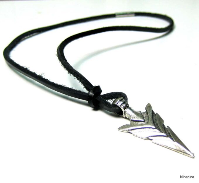 N4064k_collier_homme_tribal_cuir_fleche_metal_argent