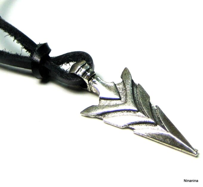 N4064l_collier_homme_tribal_cuir_fleche_metal_argent