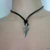 N4064m_collier_homme_tribal_cuir_fleche_metal_argent