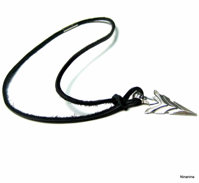 N4064o_collier_homme_tribal_cuir_fleche_metal_argent