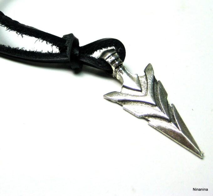 N4064p_collier_homme_tribal_cuir_fleche_metal_argent