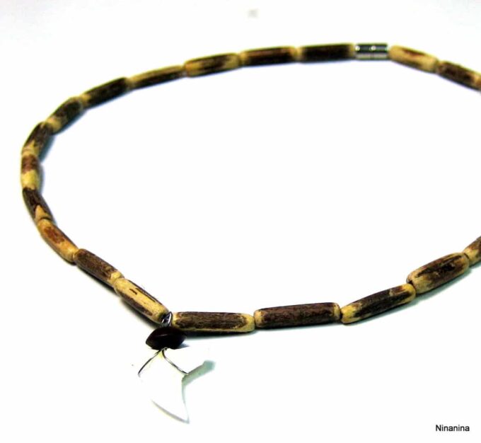 N4092a_collier_homme_dent_de_requin_et_perles_bois