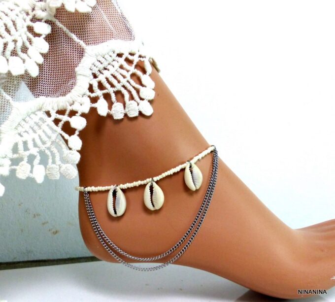 N4138e_bracelet_de_cheville_coquillages_cauri_rocailles_blanches_acier_inoxydable_NINANINA