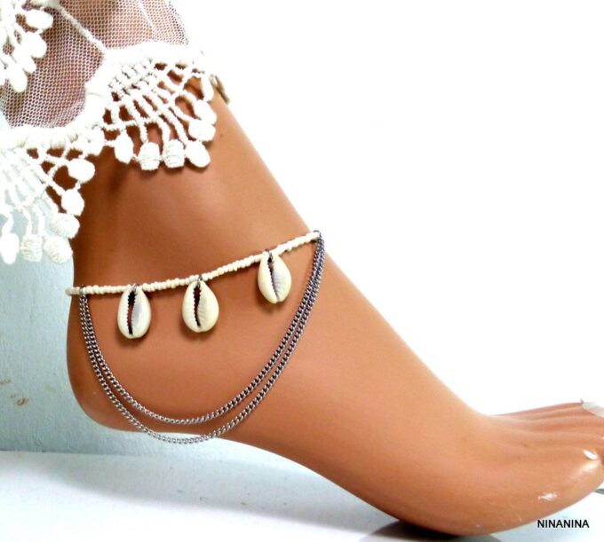 N4138i_bracelet_de_cheville_coquillages_cauri_rocailles_blanches_acier_inoxydable_NINANINA