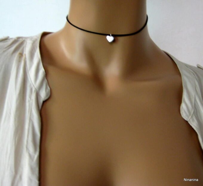 N4140f_collier_de_dos_cordon_cuir_coeur_argent_massif