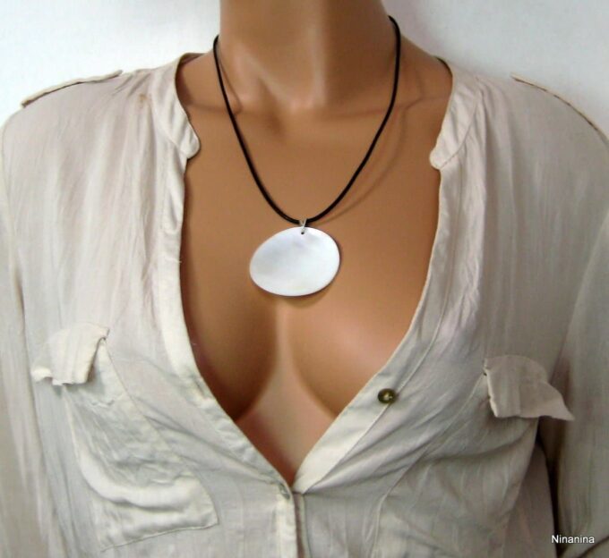 N4141d_collier_de_dos_cordon_cuir_argent_massif_nacre