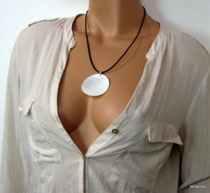 N4141f_collier_de_dos_cordon_cuir_argent_massif_nacre