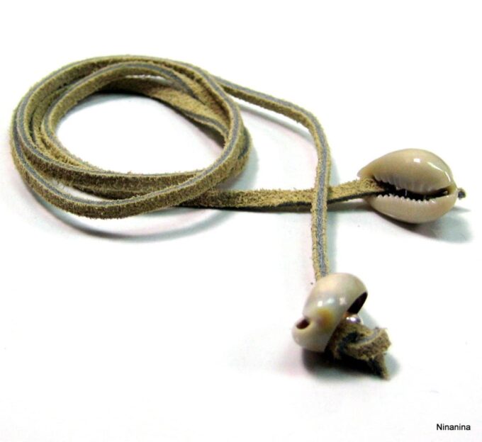 N4149d_bracelet_cordon_daim_et_coquillage_grain_de_cafe