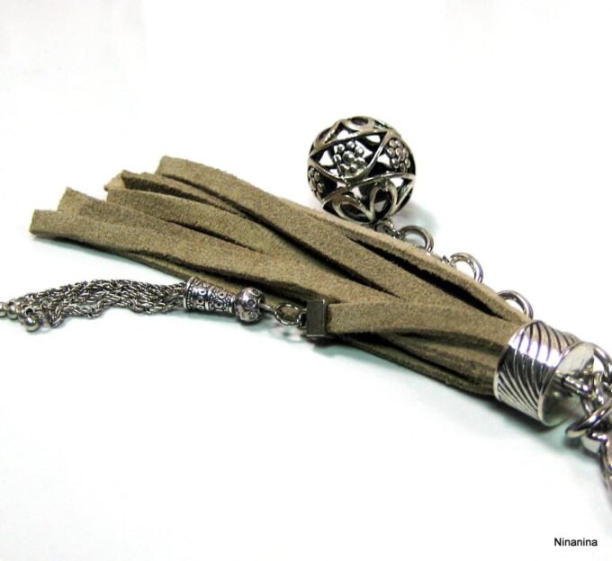 N4153C_bijou_de_sac_pompon_daim_et_metal_argent