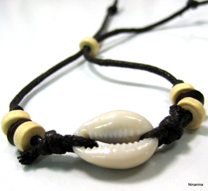 N4168c_bracelet_cordon_coquillage_blanc