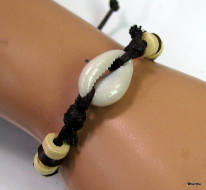 N4168k_bracelet_cordon_coquillage_blanc